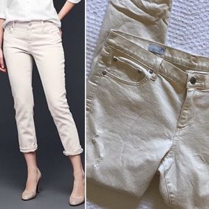 NWOT! GAP Distressed Girlfriend Jeans in Cream, 31